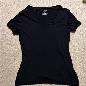 Apt 9 essentials size medium black short sleeve tee v neck
